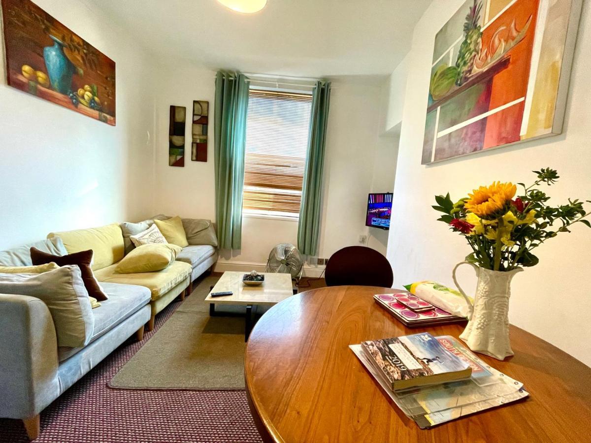 4 Bedroomed Maisonette In Centre, Near Barbican & Seafront Tatil Evi Plymouth